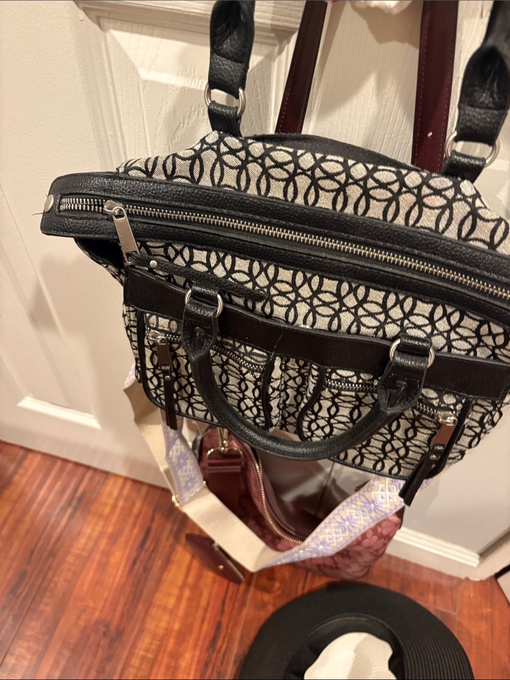 Black & Cream Patterned Women's Tote Bag